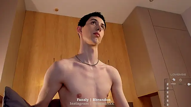 Snapshot of Bbrandon_ chatting on March 5, 2025, 10:10 pm Bbrandon online show from March 5, 2025, 10:10 pm