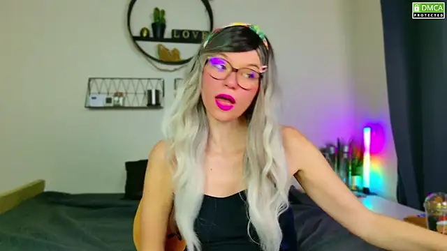 Snapshot of Kittychatte chatting on December 7, 2024, 7:38 am Kittychatte online show from December 7, 2024, 7:38 am