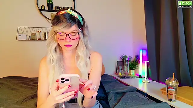 Snapshot of Kittychatte chatting on February 16, 2025, 8:21 am Kittychatte online show from February 16, 2025, 8:21 am