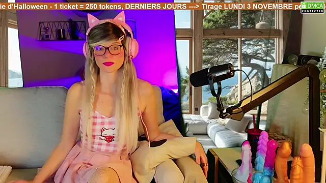 Snapshot of Kittychatte chatting on November 2, 2025, 11:01 am Kittychatte online show from November 2, 2025, 11:01 am