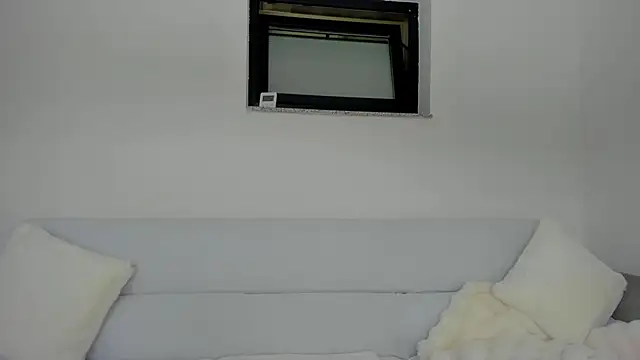 bellahot77 online show from February 18, 2026, 10:44 am