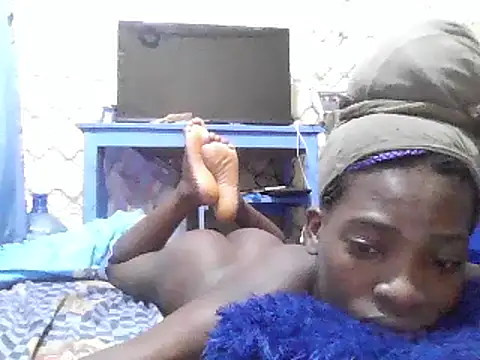 Snapshot of pretty-lolo chatting on February 7, 2025, 3:01 am pretty-lolo online show from February 7, 2025, 3:01 am