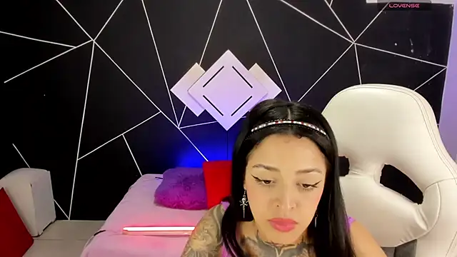 farichell online show from March 10, 2025, 8:23 pm