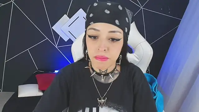 farichell online show from October 22, 2025, 7:35 pm