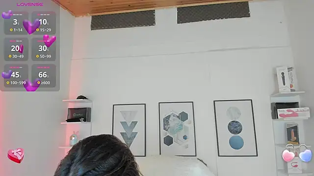 cristal  hot 1 online show from February 4, 2025, 4:05 am