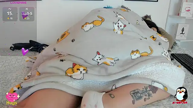 cristal  hot 1 online show from February 21, 2025, 10:17 am