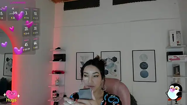 cristal  hot 1 online show from February 25, 2025, 4:03 am