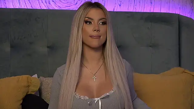 IvyRubens online show from December 20, 2024, 12:05 pm