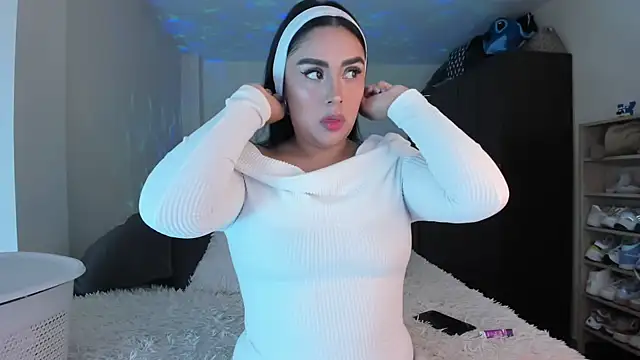 Snapshot of rosalie_lust chatting on March 7, 2025, 4:13 am rosalie lust online show from March 7, 2025, 4:13 am