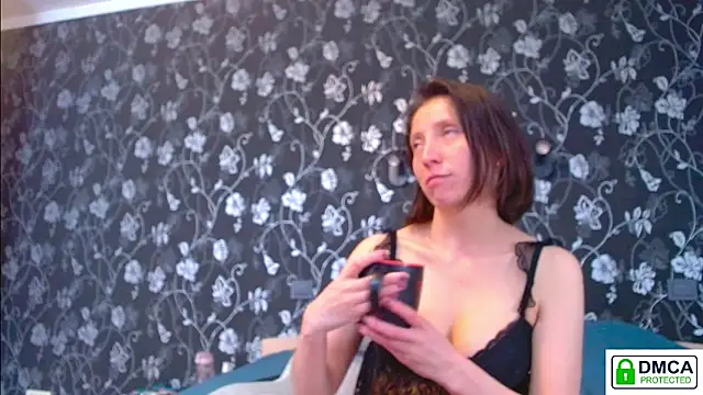 Snapshot of Sophi_Cute chatting on May 26, 2026, 12:34 pm Sophi Cute online show from May 26, 2026, 12:34 pm