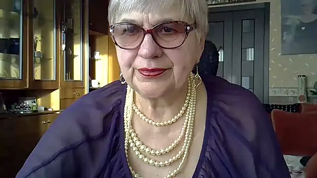 SweetCherry27 online show from March 18, 2025, 3:10 pm