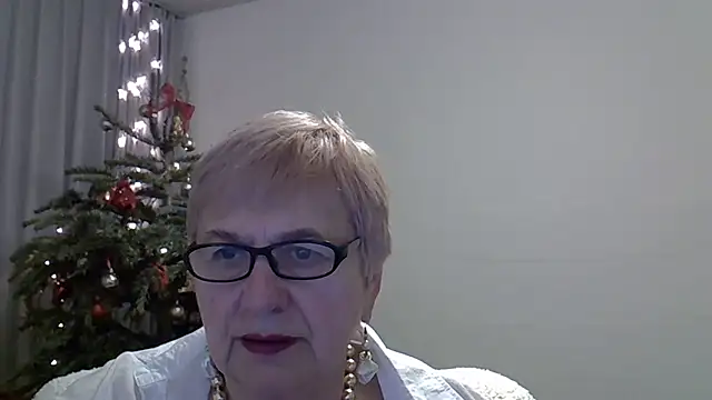 SweetCherry27 online show from January 6, 2026, 6:50 am