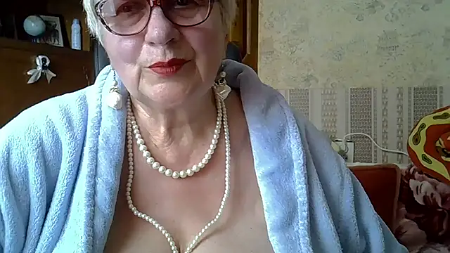 SweetCherry27 online show from May 11, 2026, 2:45 pm
