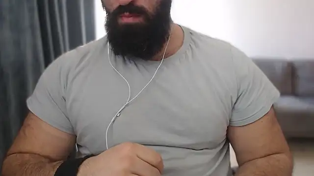 hugemachohandsome online show from November 22, 2025, 11:31 am