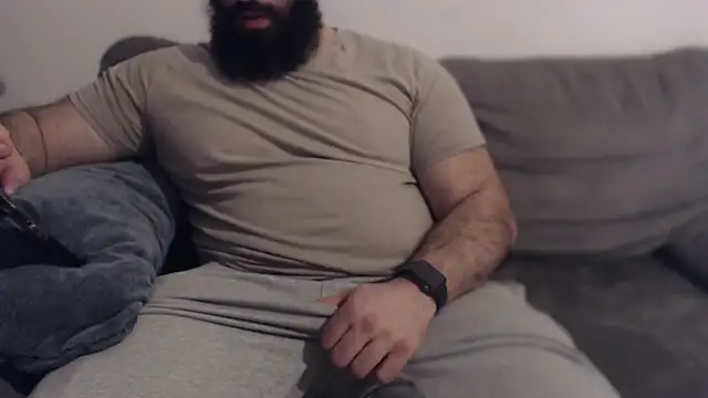 hugemachohandsome online show from April 7, 2026, 7:58 pm