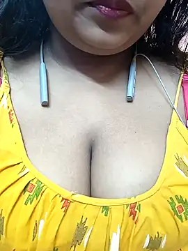 Sophiaboudi online show from January 10, 2025, 5:24 pm