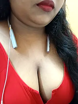 Sophiaboudi online show from September 24, 2025, 7:23 am