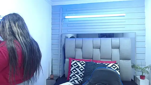 evelin zaens online show from March 31, 2026, 3:41 am