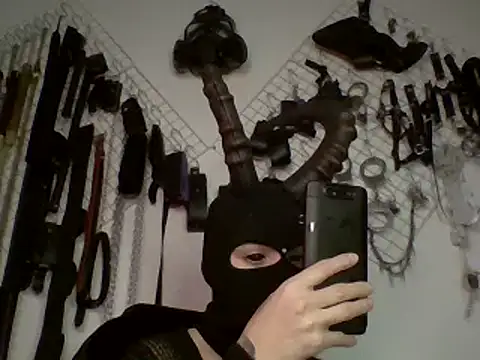 Snapshot of FeticheMacabre chatting on January 18, 2025, 2:47 am FeticheMacabre online show from January 18, 2025, 2:47 am