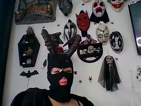 Snapshot of FeticheMacabre chatting on October 18, 2025, 4:30 pm FeticheMacabre online show from October 18, 2025, 4:30 pm