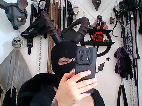 Snapshot of FeticheMacabre chatting on August 6, 2026, 5:59 pm FeticheMacabre online show from August 6, 2026, 5:59 pm