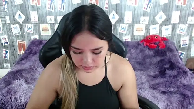 SaraCrow online show from February 8, 2025, 6:43 am