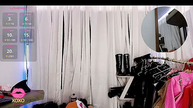 LatexDevil Blondie online show from April 23, 2026, 5:59 pm