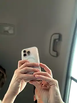 MessyNastyQueen online show from October 5, 2025, 5:22 pm