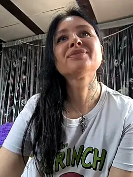 KikiXRed online show from March 31, 2026, 9:21 am