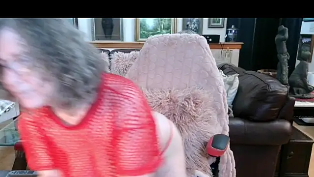 Snapshot of littlepistol01 chatting on August 9, 2026, 10:15 pm littlepistol01 online show from August 9, 2026, 10:15 pm