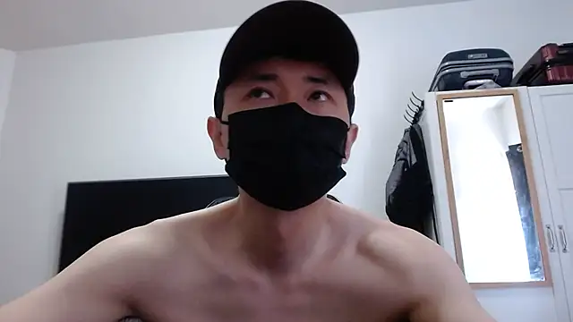 twbobo00715 online show from May 18, 2026, 5:08 pm