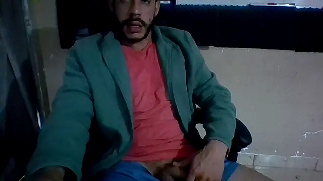 Snapshot of MachoScorpionCaralho chatting on September 14, 2025, 6:29 pm MachoScorpionCaralho online show from September 14, 2025, 6:29 pm