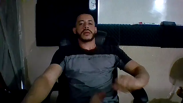 Snapshot of MachoScorpionCaralho chatting on September 19, 2025, 10:27 am MachoScorpionCaralho online show from September 19, 2025, 10:27 am