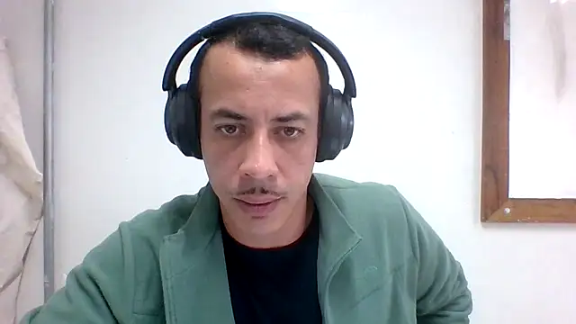 Snapshot of MachoScorpionCaralho chatting on June 3, 2026, 2:33 pm MachoScorpionCaralho online show from June 3, 2026, 2:33 pm