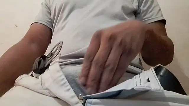 Snapshot of royblackbigpvt chatting on November 19, 2025, 5:46 pm royblackbigpvt online show from November 19, 2025, 5:46 pm