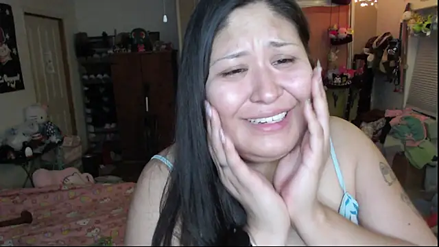 Snapshot of Cupcakecutie449 chatting on May 15, 2026, 4:41 am Cupcakecutie449 online show from May 15, 2026, 4:41 am