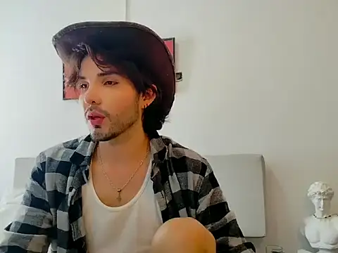 Snapshot of SAENNZ_01 chatting on October 25, 2025, 7:30 pm SAENNZ 01 online show from October 25, 2025, 7:30 pm