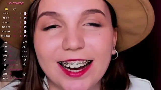 KindHazelHere  online show from February 12, 2025, 8:29 pm