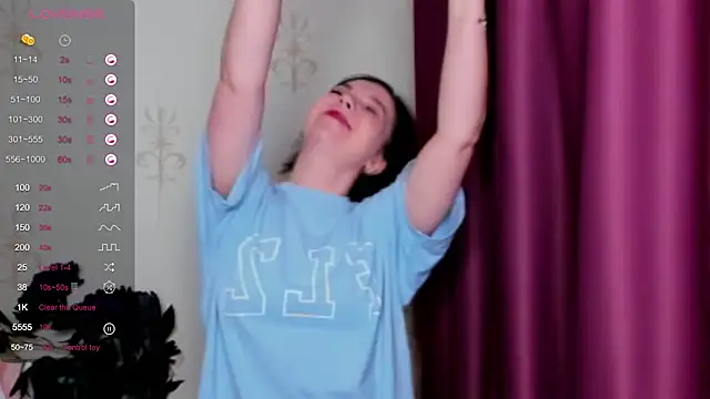 KindHazelHere  online show from February 19, 2025, 4:55 pm