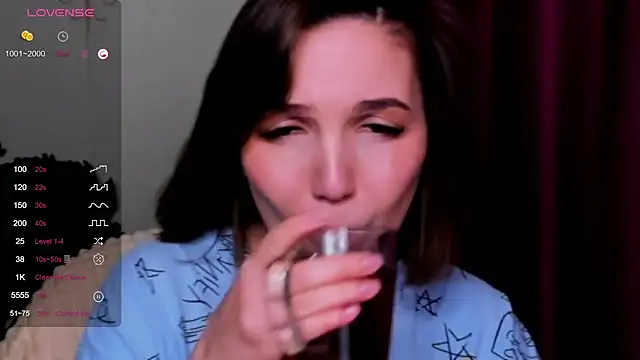 KindHazelHere  online show from March 3, 2025, 7:49 pm