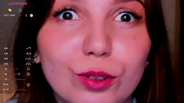 KindHazelHere  online show from March 17, 2025, 11:21 pm