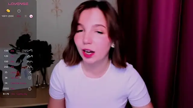 KindHazelHere  online show from March 19, 2025, 8:11 pm