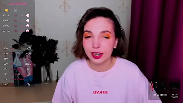 KindHazelHere  online show from October 5, 2025, 8:12 am