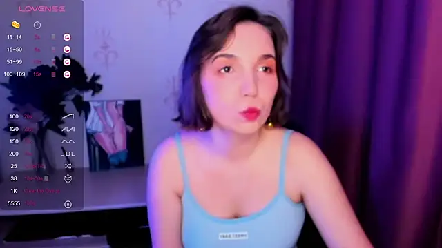 KindHazelHere  online show from October 31, 2025, 1:01 pm