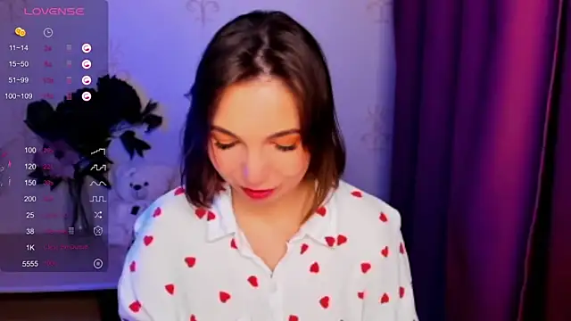 KindHazelHere  online show from January 8, 2026, 7:05 pm