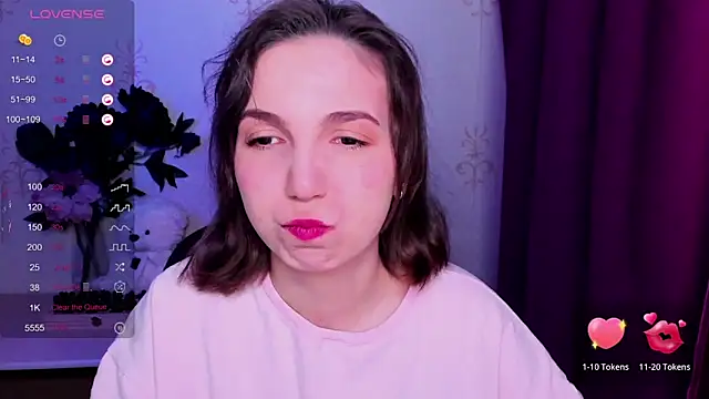 KindHazelHere  online show from February 21, 2026, 10:33 pm