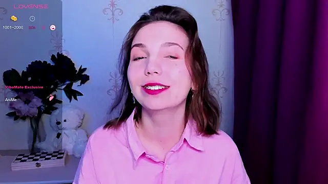 KindHazelHere  online show from April 4, 2026, 10:18 pm