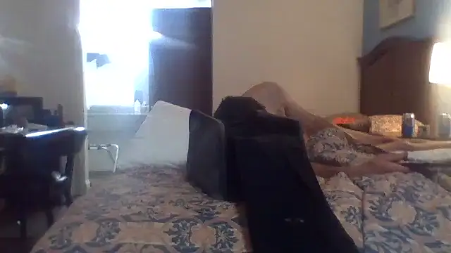 tuRb0420 online show from September 24, 2025, 1:03 pm