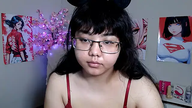 Snapshot of Moertomlly chatting on November 4, 2025, 4:11 am Moertomlly online show from November 4, 2025, 4:11 am