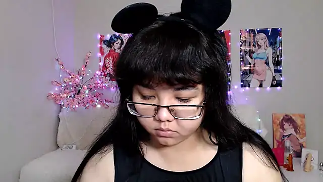 Snapshot of Moertomlly chatting on January 15, 2026, 5:01 am Moertomlly online show from January 15, 2026, 5:01 am